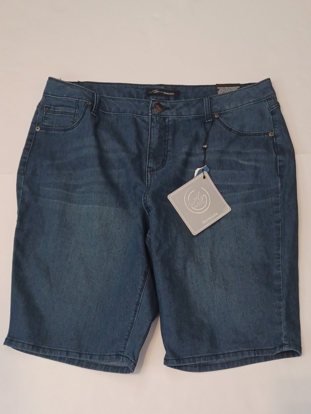 A3 Denim Dark Blue Denim Bermuda Shorts Sz 16W. NWT! L.10".
